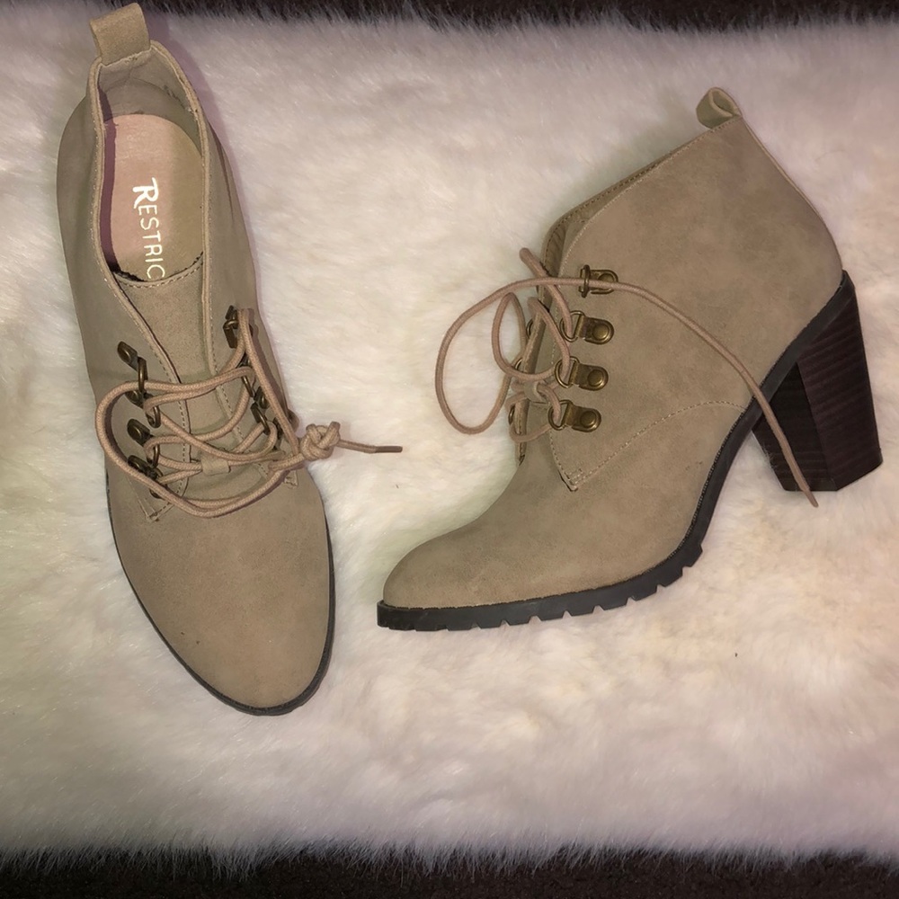 Lace up bootie size 8